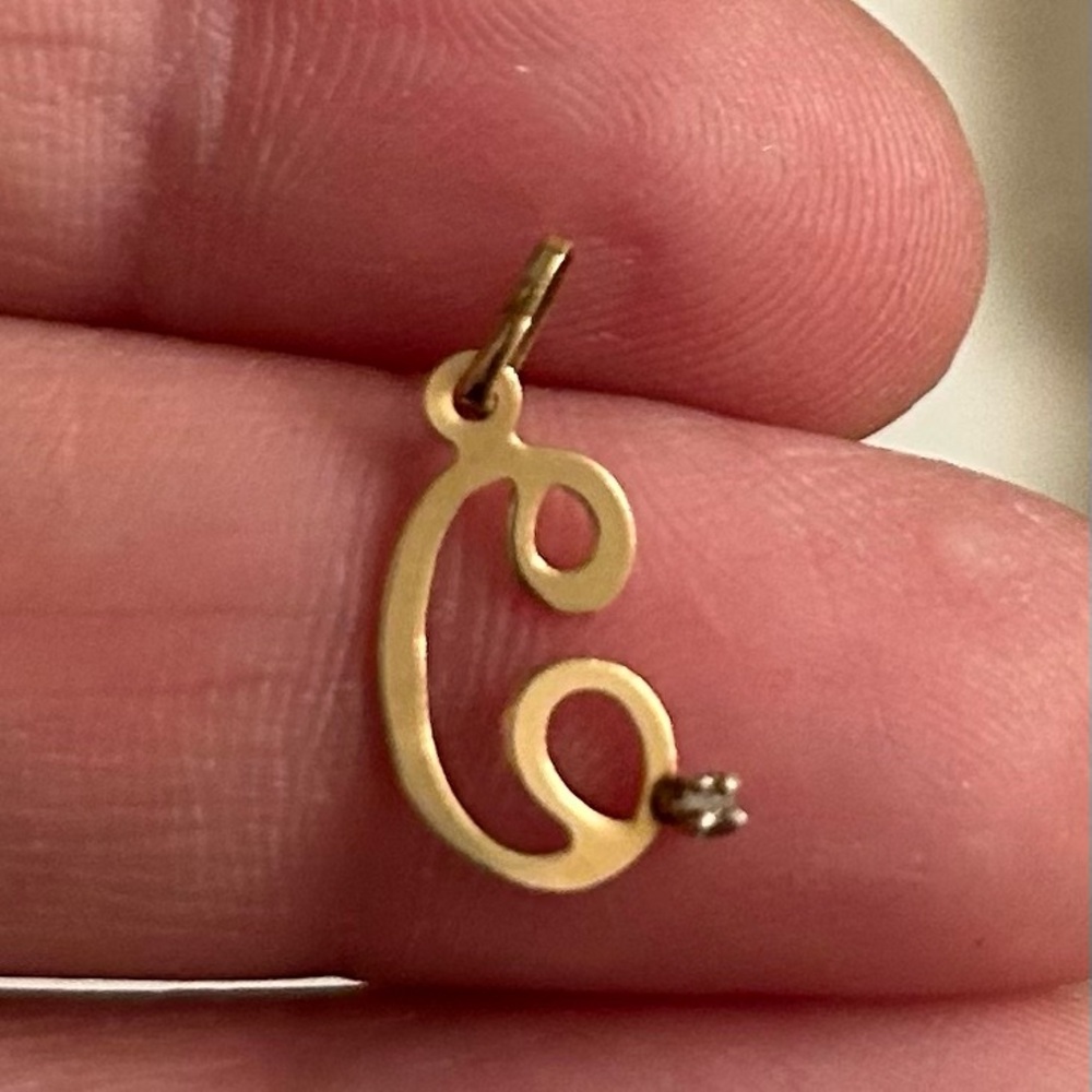14 kt LETTER “C” GEN DIAMOND PENDANT CHARM